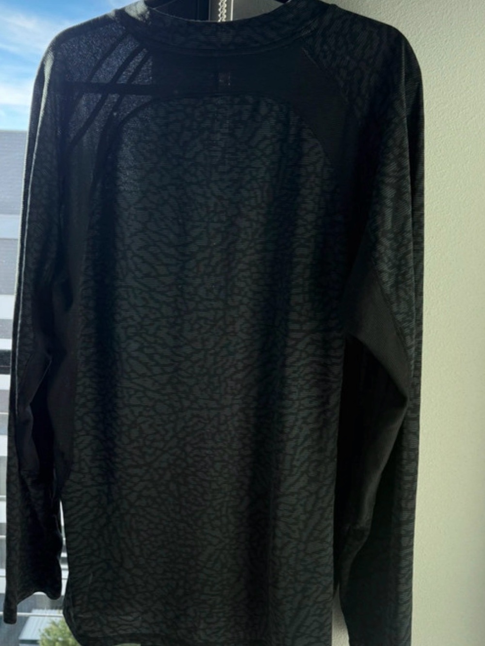 Men’s Nike Black Textured Lightweight long sleeve